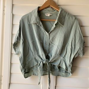 Loveriche waist-long shirt.